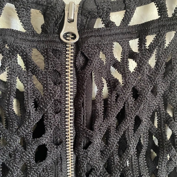 Ministry Of Style Laser Cut Scalloped Hem Black Structured Midi Demure Dress 6 - Picture 10 of 10